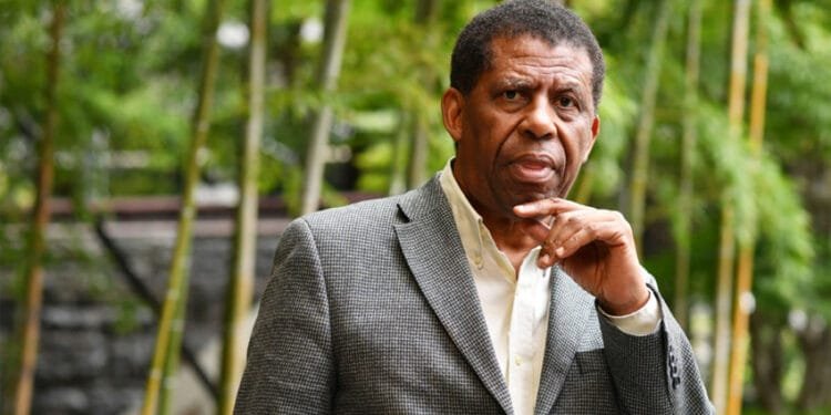 Dany Laferrière reçoit le Grand Prix des Ambassadeurs Francophones à Paris