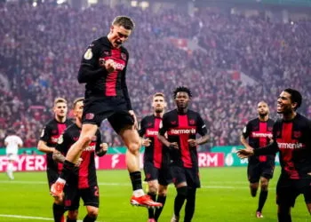 Cent cinquante ans d'histoire, le Bayer Leverkusen remporte son premier titre de champion d'Allemagne!