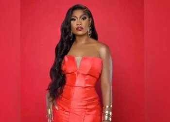 Rutshelle Guillaume sur scène de TD-Radio Canada