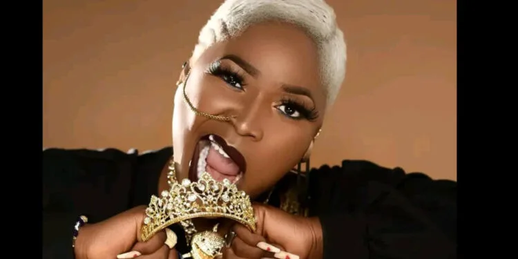 Burning PhatAss, une rappeuse qui se démarque du lot