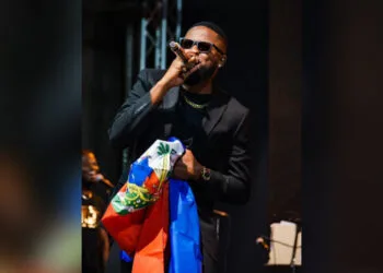 Roody Roodboy ravive l’esprit de Mikaben lors d’un hommage émouvant