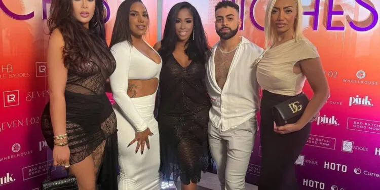 Blondedy Ferdinand Brille à La Première De Wags To Riches Sur Netflix