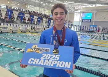 Christian Jérôme, champion en or au championnat NYSPHSAA