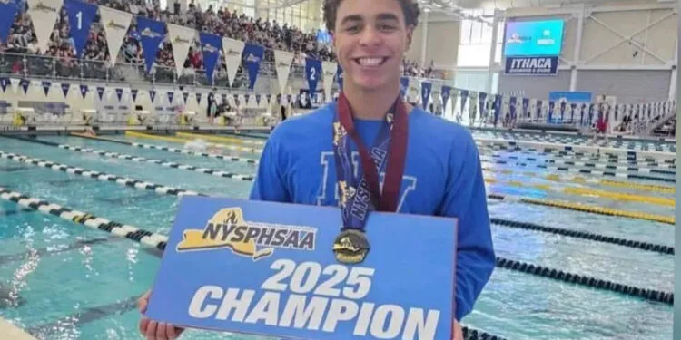 Christian Jérôme, champion en or au championnat NYSPHSAA