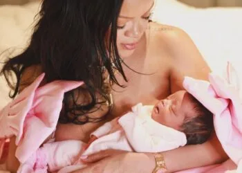 Rihanna annonce la naissance de sa fille 