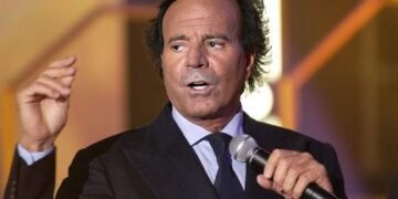 Violences sexuelles : Julio Iglesias dénonce des accusations « absolument fausses »